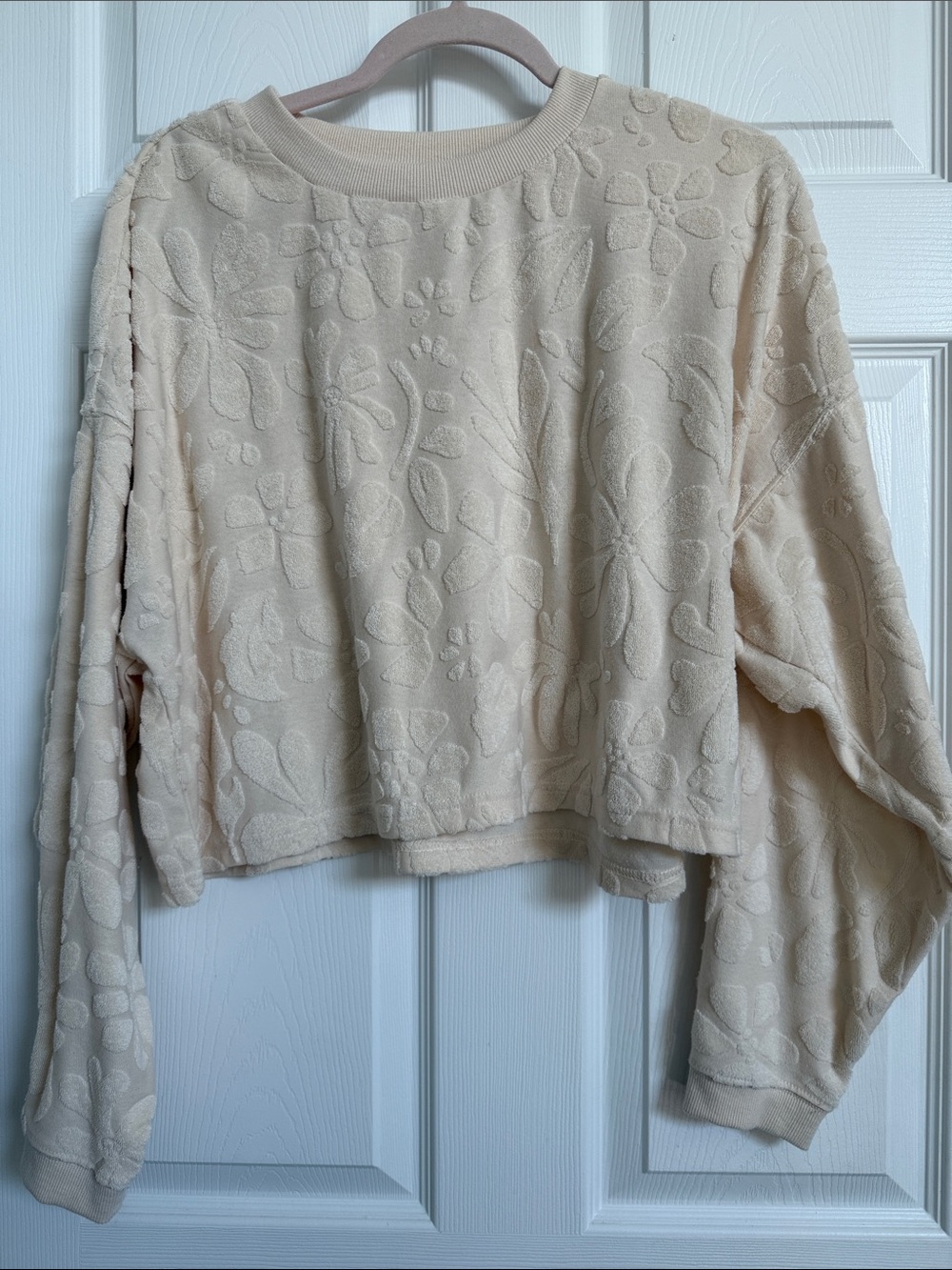 NWOT Billabong Cream Textured Floral Terry Cropped Shirt Size M